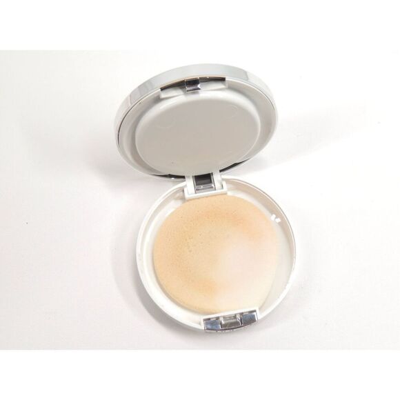 Clinique Beyond Perfecting Pressed Foundation + Concealer 7 Cream Chamois - Picture 5 of 6